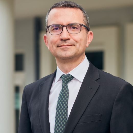 Prof. Dr. İbrahim ÜNALMIŞ
